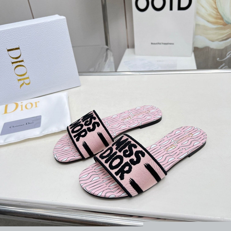 ch**an D*or slippers